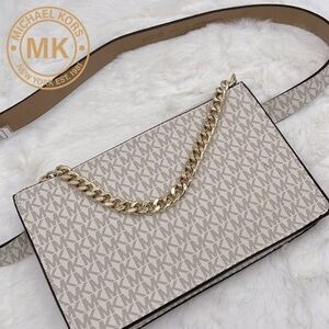 ⭐️ NWOT Michael Kors MK Signature Fanny Pack Belt Bag (Medium) ⭐️